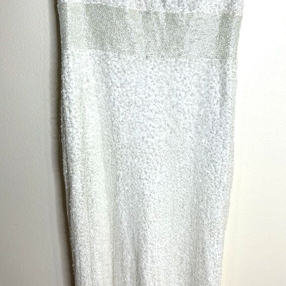 Mac Duggal SEQUINED SLEEVELESS V NECK COLUMN GOWN size 8 in white - Picture 6 of 16